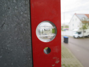 Wasserwaage Gerichtsgutachten Feuchtigkeitsschaden Bausachverständiger
